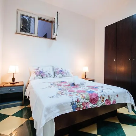 펜션 Jasenice Near & Pool 마슬레니차