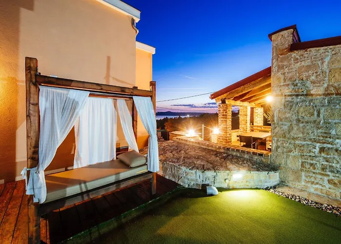 펜션 Jasenice Near & Pool