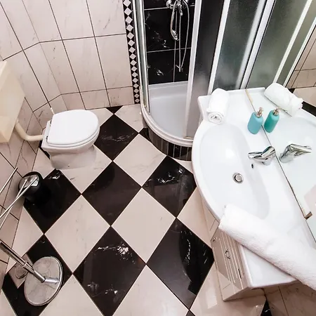 بيت للعطل Jasenice Near & Pool *