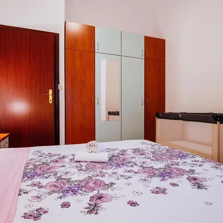 Holiday home Splendid In Jasenice Maslenica