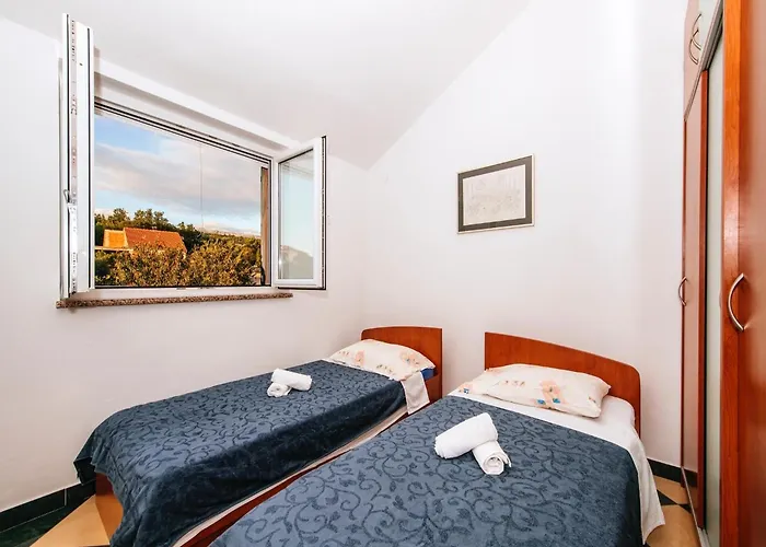 Jasenice Near & Pool Maslenica